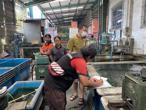 สำนักงานประมงพื้นที่กรุงเทพมหานคร ลงพื้นที่ตรวจติดตามสถานการณ์การเลี้ยงสัตว์น้ำในช่วงฤดูแล้ง และให้บริการแก่เกษตรกร