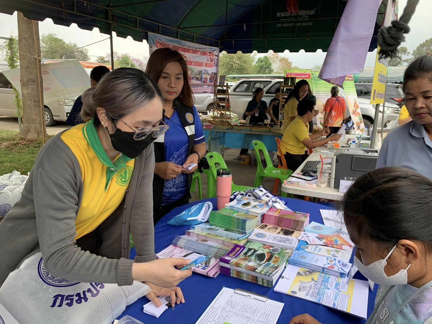 ร่วมจัดกิจกรรมออกให้บริการประชาชนในโครงการปกป้องและเชิดชูสถาบันพระมหากษัตริย์และหน่วยบำบัดทุกข์บำรุงสุขสร้างรอยยิ้มให้ประชาชนจังหวัดราชบุรี (จังหวัดเคลื่อนที่)..คลิก