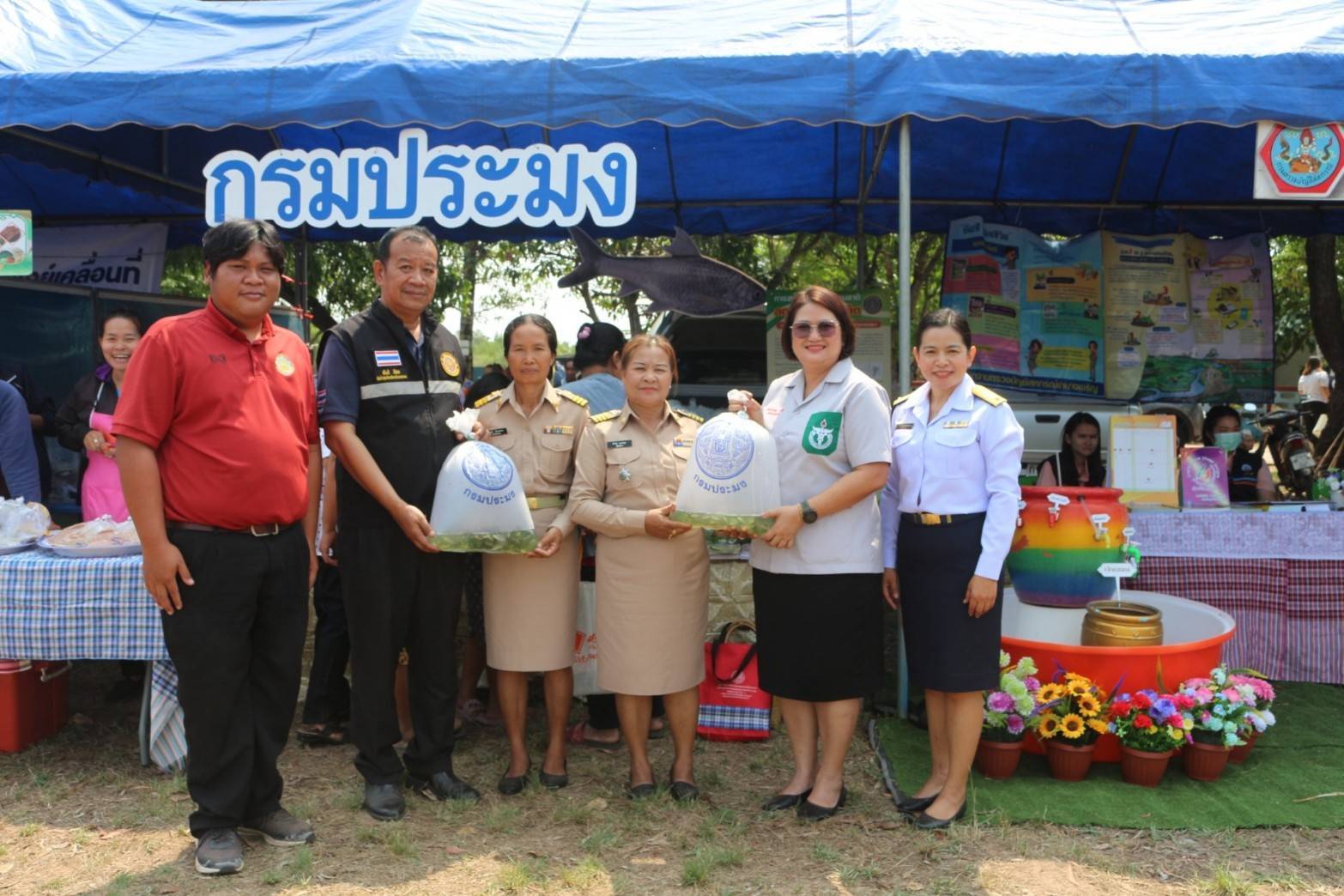 ร่วมออกหน่วยบริการโครงการบำบัดทุกข์ บำรุงสุข สร้างรอยยิ้มให้ประชาชนและออกหน่วยแพทย์เคลื่อนที่