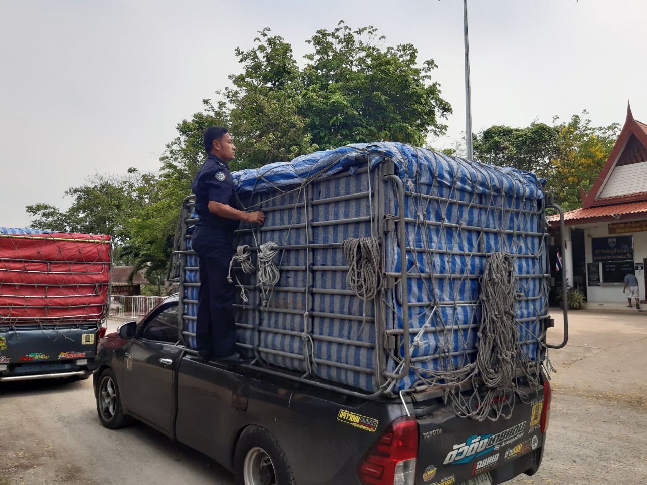 ตรวจสินค้าประมงที่นำเข้า ส่งออก ทางจุดผ่อนปรนทางการค้าบ้านหนองปรือ และจุดผ่านแดนถาวรบ้านเขาดิน..คลิก