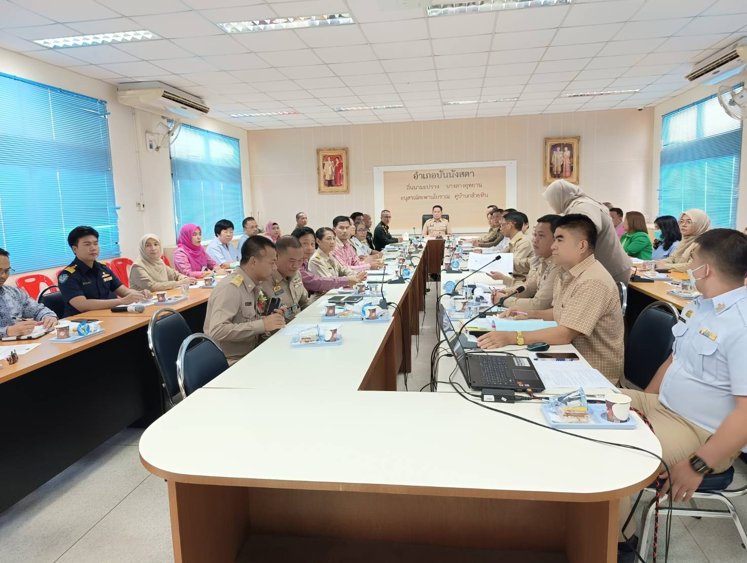 ภาพกิจกรรมเข้าร่วมประชุม หัวหน้าส่วนราชการ คณะกรรมการบริหารงานอำเภอแบบบูรณาการ..คลิก