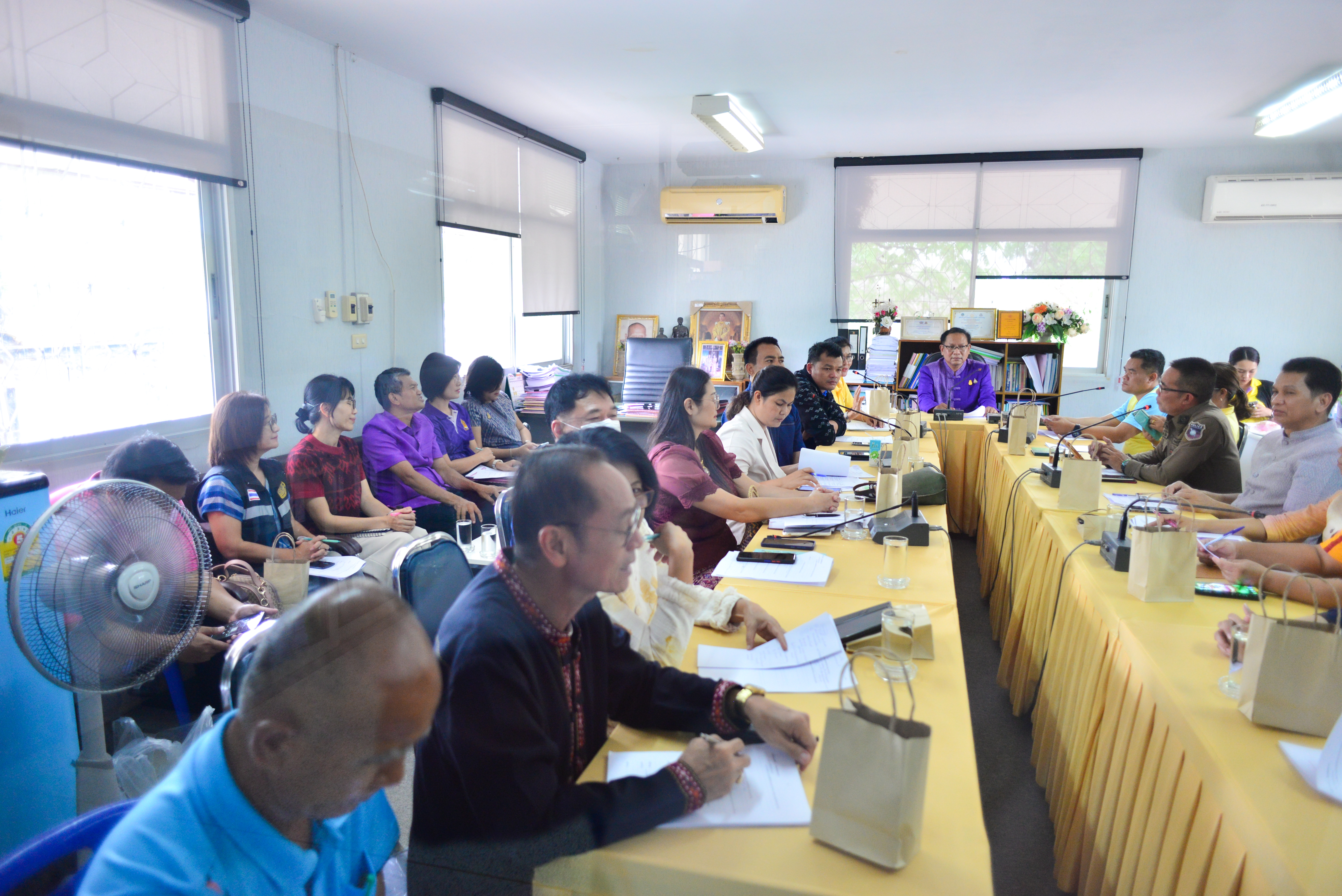 นายบุญหลาย กุลนารัตน์ ประมงจังหวัดหนองบัวลำภู มอบหมายให้ นางถนอมขวัญ นอศรี หัวหน้ากลุ่มบริหารและยุทธศาสตร์ เข้าร่วมประชุมการดำเนินงานโครงการสร้างเสริมพัฒนากิจกรรมการท่องเที่ยวสู่ 
