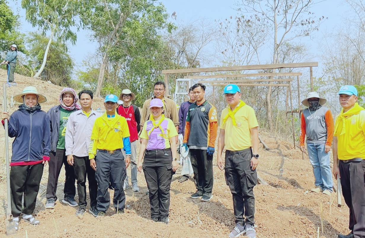 ร่วมกิจกรรมจิตอาสาบำเพ็ญสาธารณประโยชน์ เนื่องในวันคล้ายวันพระราชสมภพสมเด็จพระกนิษฐาธิราชเจ้า กรมสมเด็จพระเทพรัตนราชสุดาฯ..คลิก