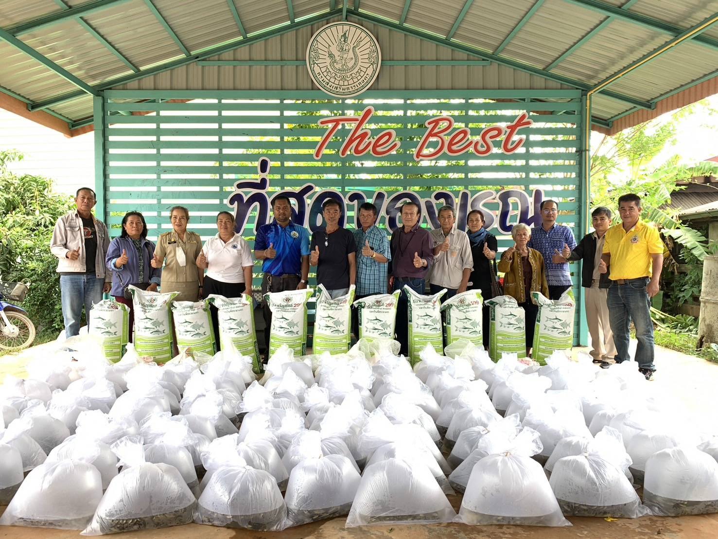 ถ่ายทอดองค์ความรู้ด้านประมง และมอบปัจจัยการผลิตให้กับเกษตรกรที่เข้าร่วมโครงการพัฒนาเกษตรกรรมยั่งยืน กิจกรรมส่งเสริมเกษตรทฤษฎีใหม่ ประจำปีงบประมาณ 2567..คลิก
