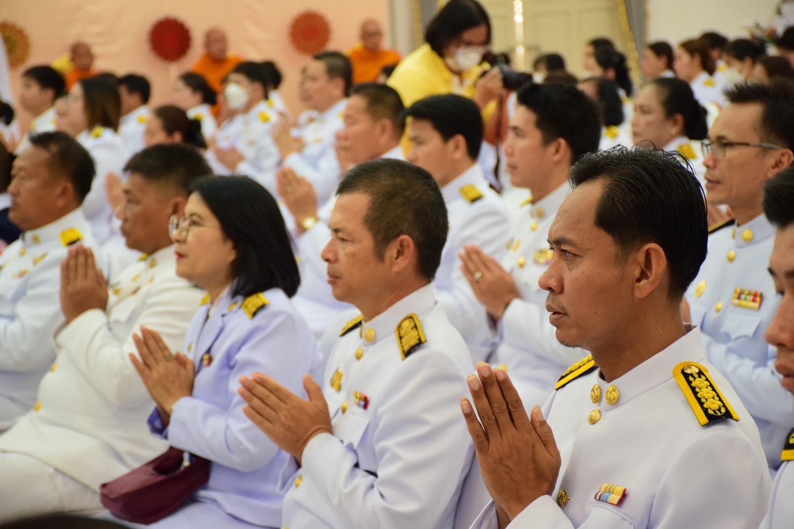 ร่วมพิธีถวายราชสดุดี เนื่องในวันพระบาทสมเด็จพระพุทธยอดฟ้าจุฬาโลกมหาราช และวันที่ระลึกมหาจักรีบรมราชวงศ์..คลิก