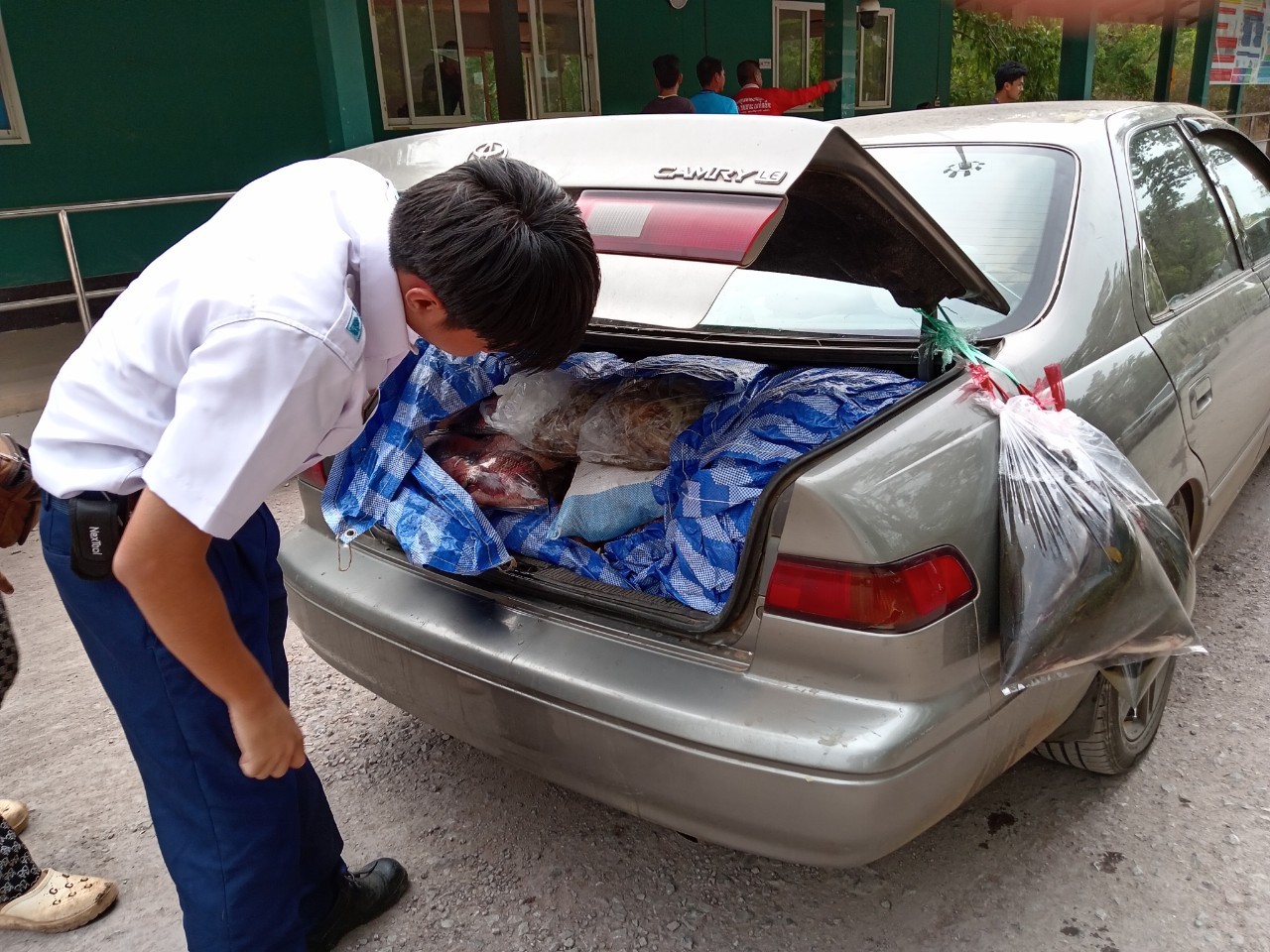 ตรวจบูรณาการ ป้องกันการลักลอบนำเข้า-ส่งออกสินค้าประมง ณ จุดผ่านแดนตาพระยา..คลิก