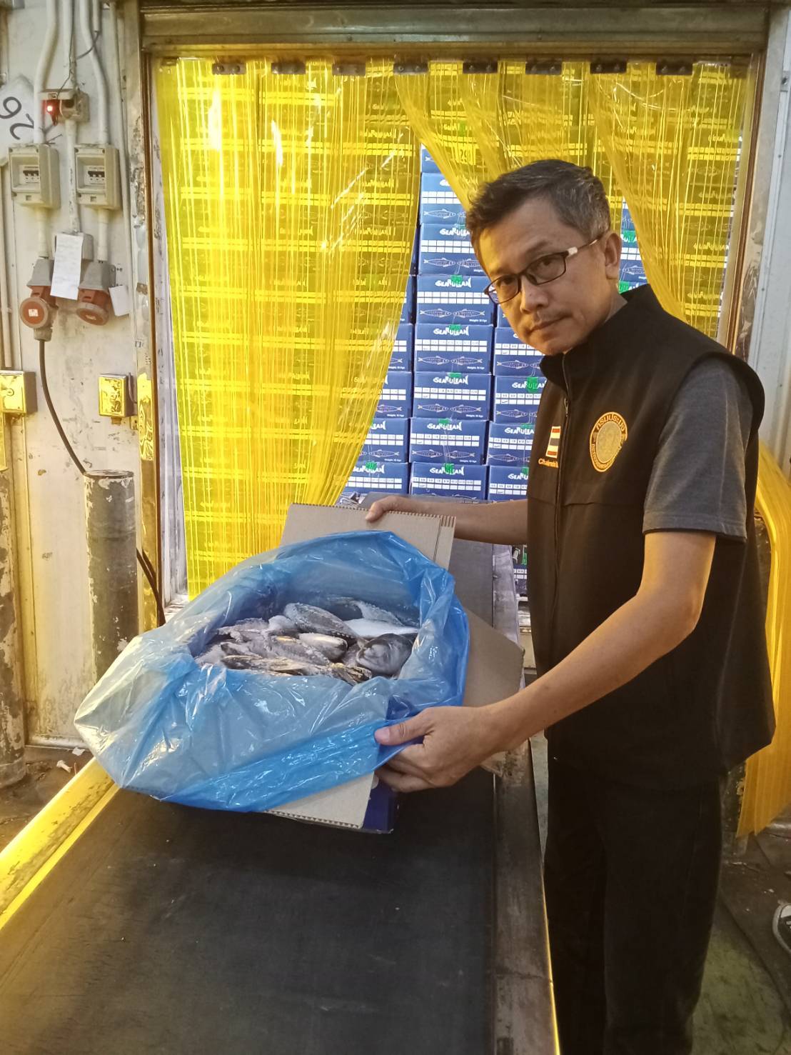 14 เม.ย. 67 เจ้าหน้าที่ด่านตรวจประมงมุกดาหาร  ตรวจสอบตู้สินค้าในพื้นที่ อำเภอเมือง จังหวัดมุกดาหาร..คลิก