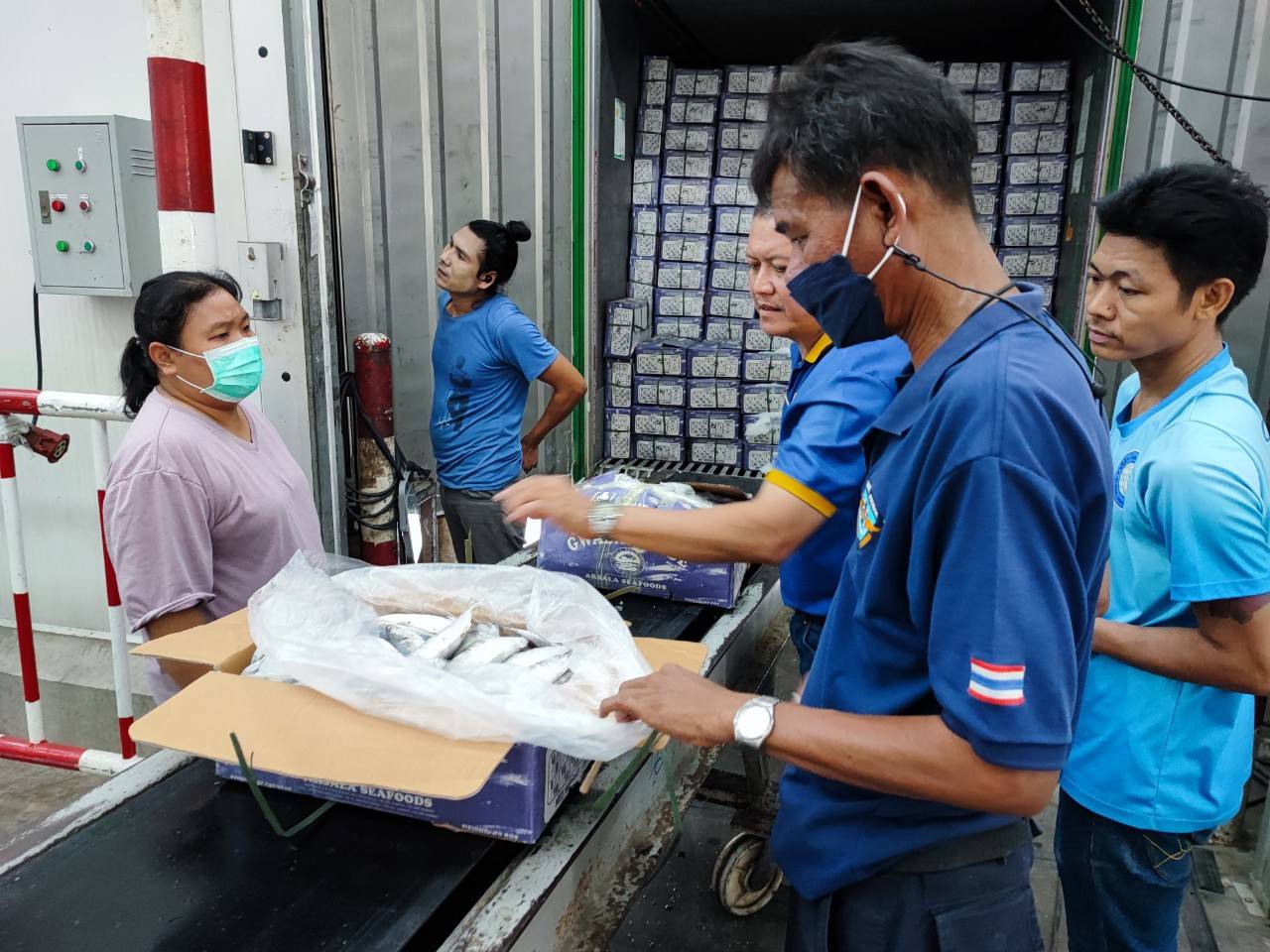 ร่วมกับศูนย์บริหารจัดการด่านตรวจประมงเขต 5 สมุทรสาคร(Contract point) ตรวจปล่อยตู้คอนเทนเนอร์ ณ สถานประกอบการปลายทาง(20 เมษายน 2567)..คลิก