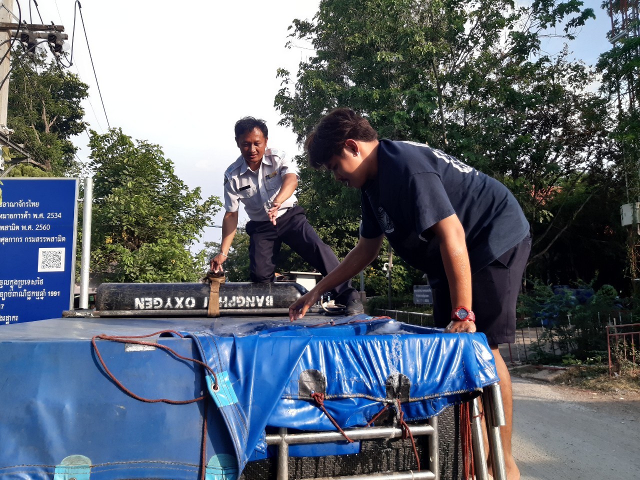 ตรวจสินค้าประมงที่นำเข้า ส่งออก ทางจุดผ่านแดนถาวรบ้านเขาดินและจุดผ่อนปรนบ้านหนองปรือ..คลิก