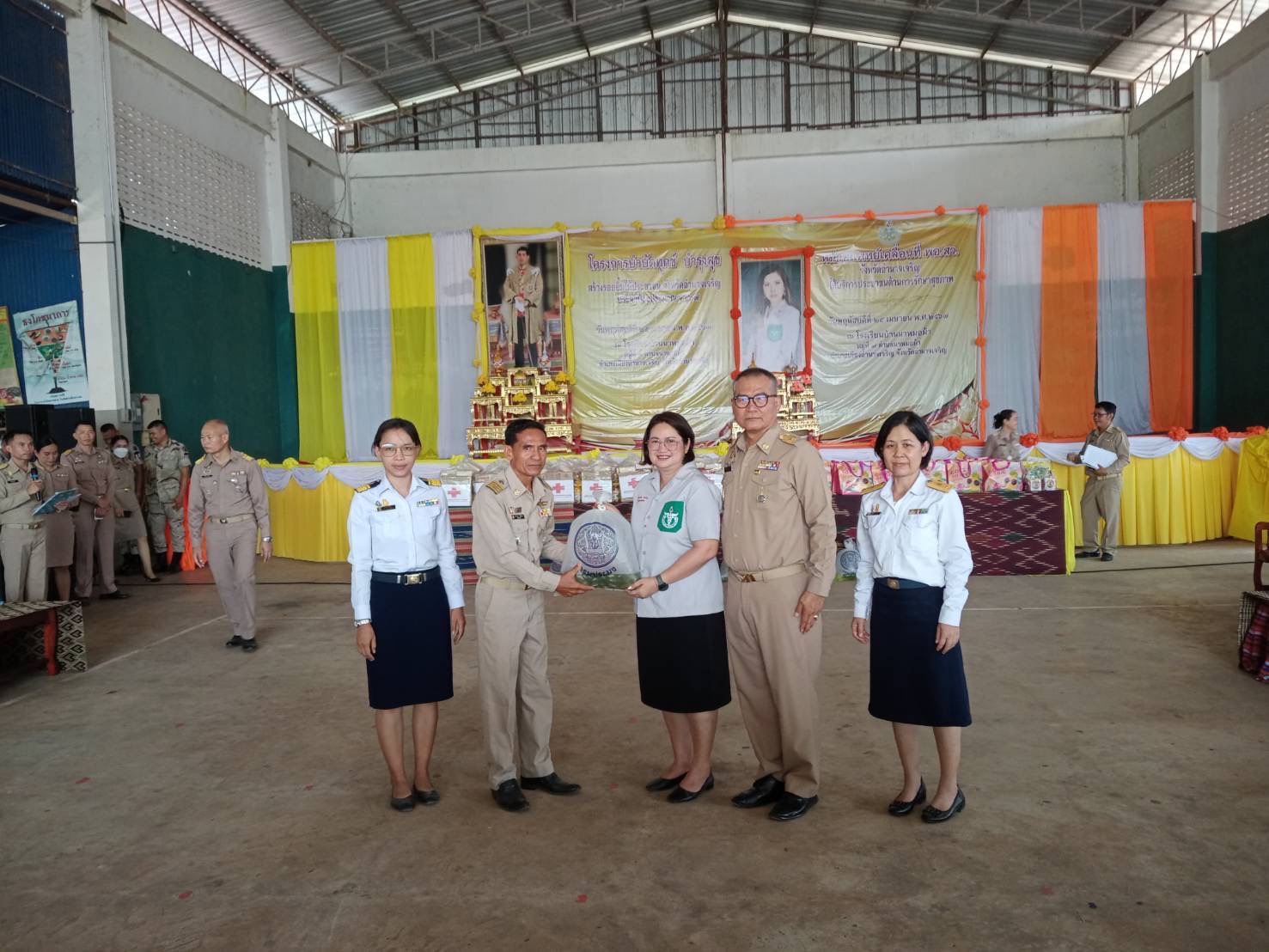 ร่วมออกหน่วยบริการโครงการบำบัดทุกข์ บำรุงสุข สร้างรอยยิ้มให้ประชาชน และออกหน่วยแพทย์เคลื่อนที่..คลิก