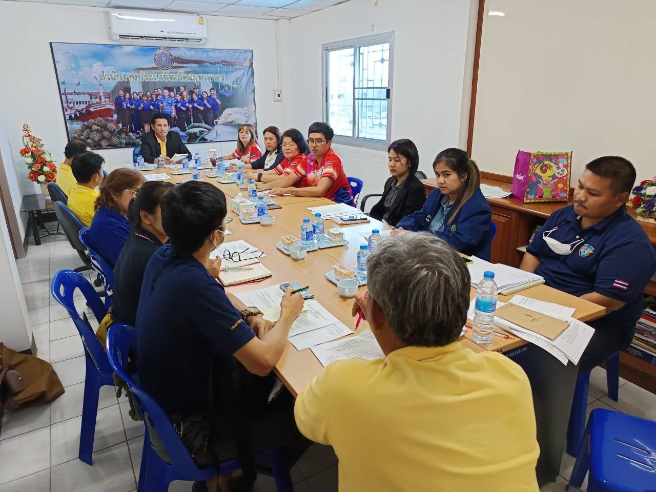 ร่วมประชุมคณะกรรมการขับเคลื่อนนโยบายของกรมประมง (FC) เรื่องแนวทางการปฏิบัติงานด้านการประมงในพื้นที่จังหวัดสมุทรสาครตามนโยบายของกรมประมง..คลิก