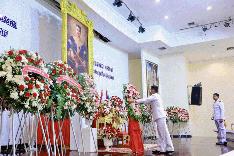 ร่วมพิธีวางพวงมาลาและถวายราชสดุดี เนื่องในรัฐพิธีวันที่ระลึกคล้ายวันสวรรคตสมเด็จพระนเรศวรมหาราช..คลิก