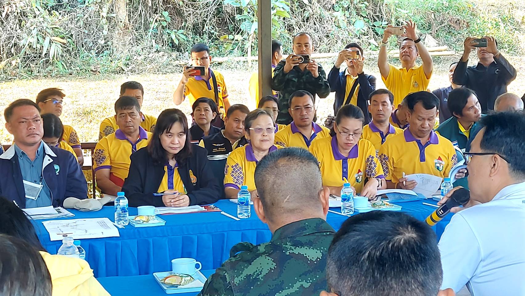ลงพื้นที่มอบปัจจัยการผลิตใหักับเกษตรกรรายครัวเรือนบ้านสาลาวะ ไล่โว่ บ้านทิไล่ป้า