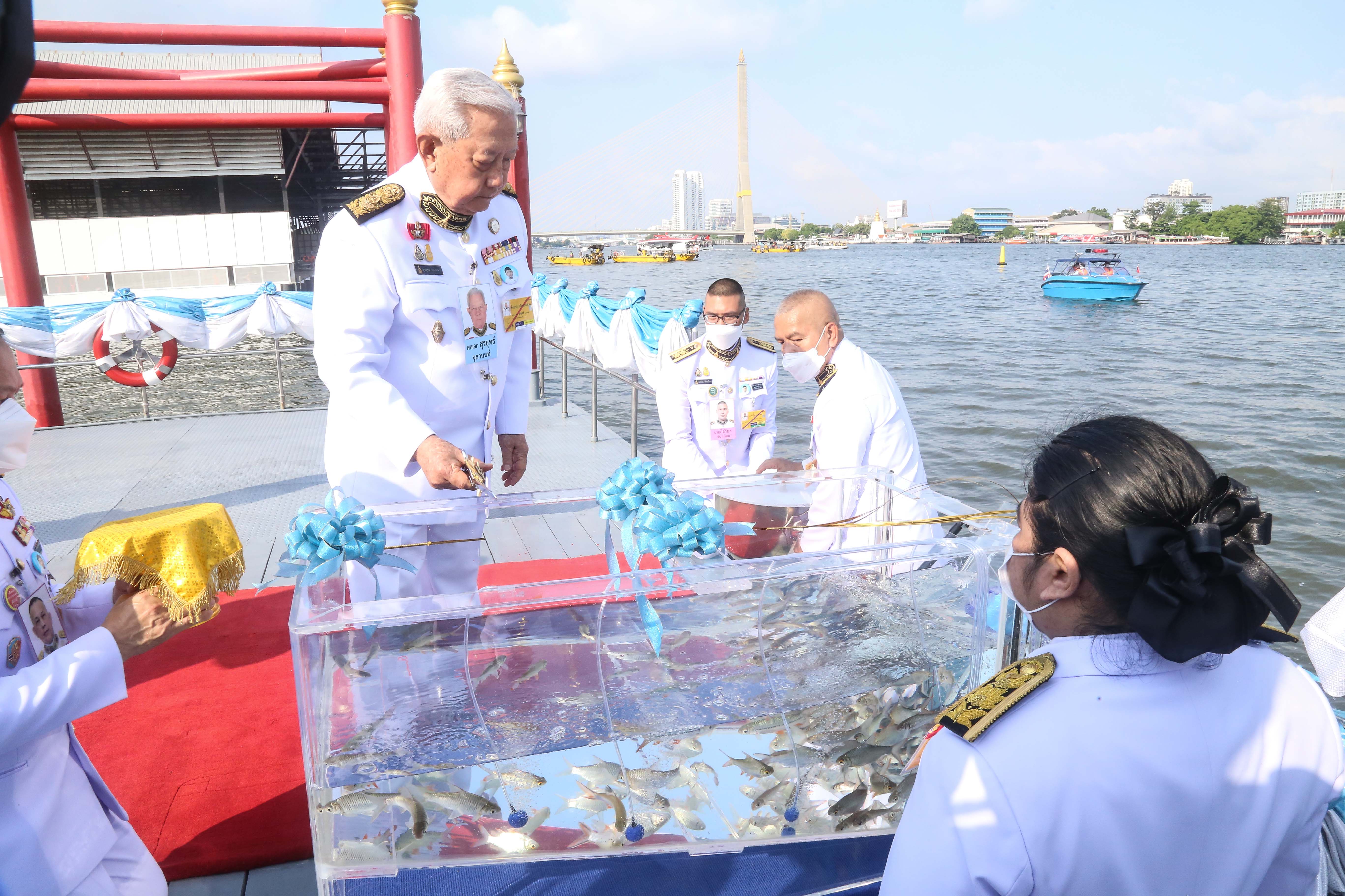 พระบาทสมเด็จพระเจ้าอยู่หัว โปรดเกล้าฯ ให้ ประธานองคมนตรี เป็นผู้แทนพระองค์ ไปในการบำเพ็ญพระกุศลเนื่องในวันคล้ายวันประสูติ สมเด็จพระเจ้าลูกยาเธอ เจ้าฟ้าทีปังกรรัศมีโชติ มหาวชิโรตตมางกูร สิริวิบูลยราชกุมาร..คลิก