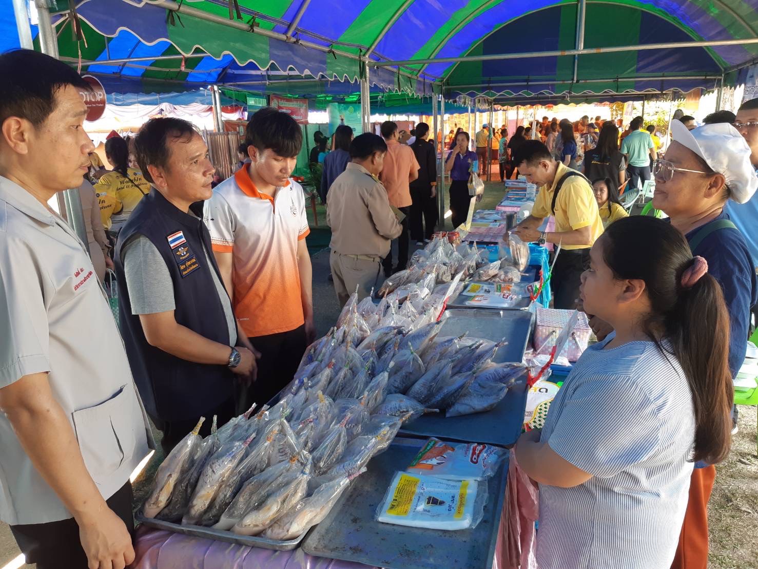 เข้าร่วมจัดนิทรรศการในโครงการปกป้องเชิดชูสถาบันสำคัญของชาติ..คลิก