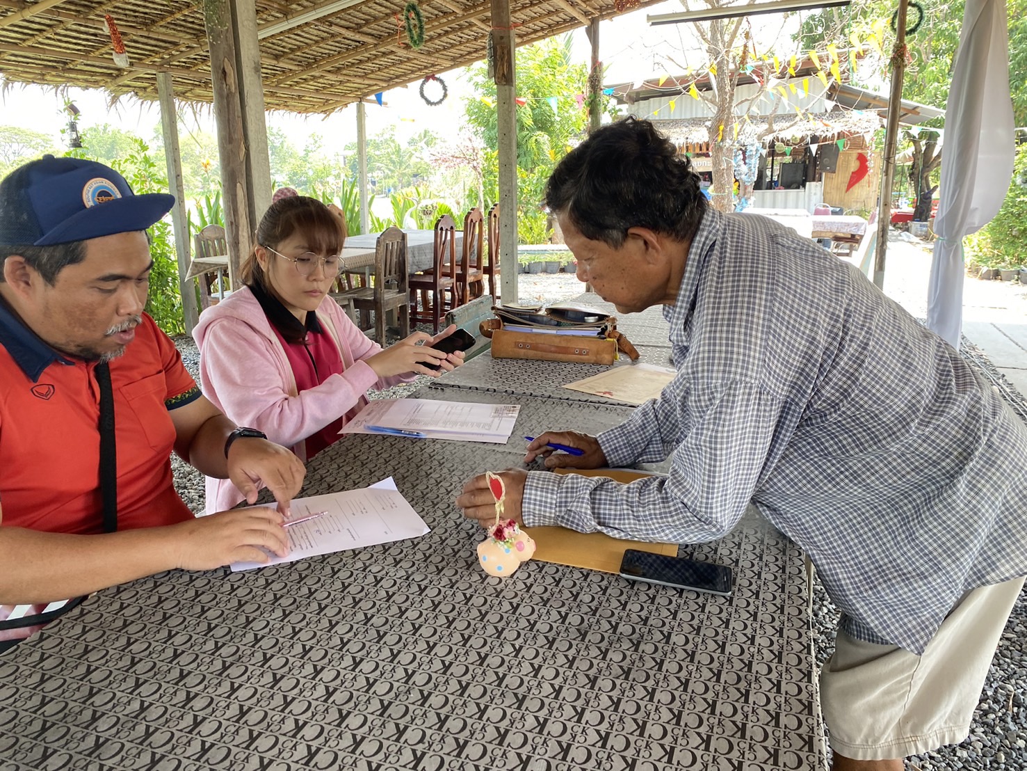 สำนักงานประมงพื้นที่กรุงเทพมหานคร ลงพื้นที่ให้บริการแก่เกษตรกรในพื้นที่เขตมีนบุรี และเขตลาดกระบัง กรุงเทพมหานคร