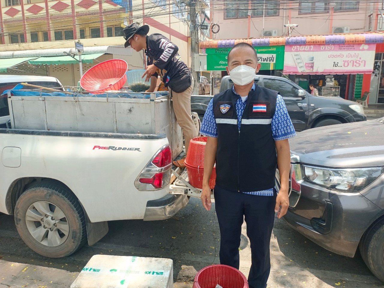 เจ้าหน้าที่ศูนย์บริหารจัดการด่านตรวจประมงเขต 1 (เชียงราย) ตรวจสอบสินค้าประมงส่งออกไปยังสาธารณรัฐประชาธิปไตยประชาชนลาว และสาธารณรัฐแห่งสหภาพเมียนมา..คลิก