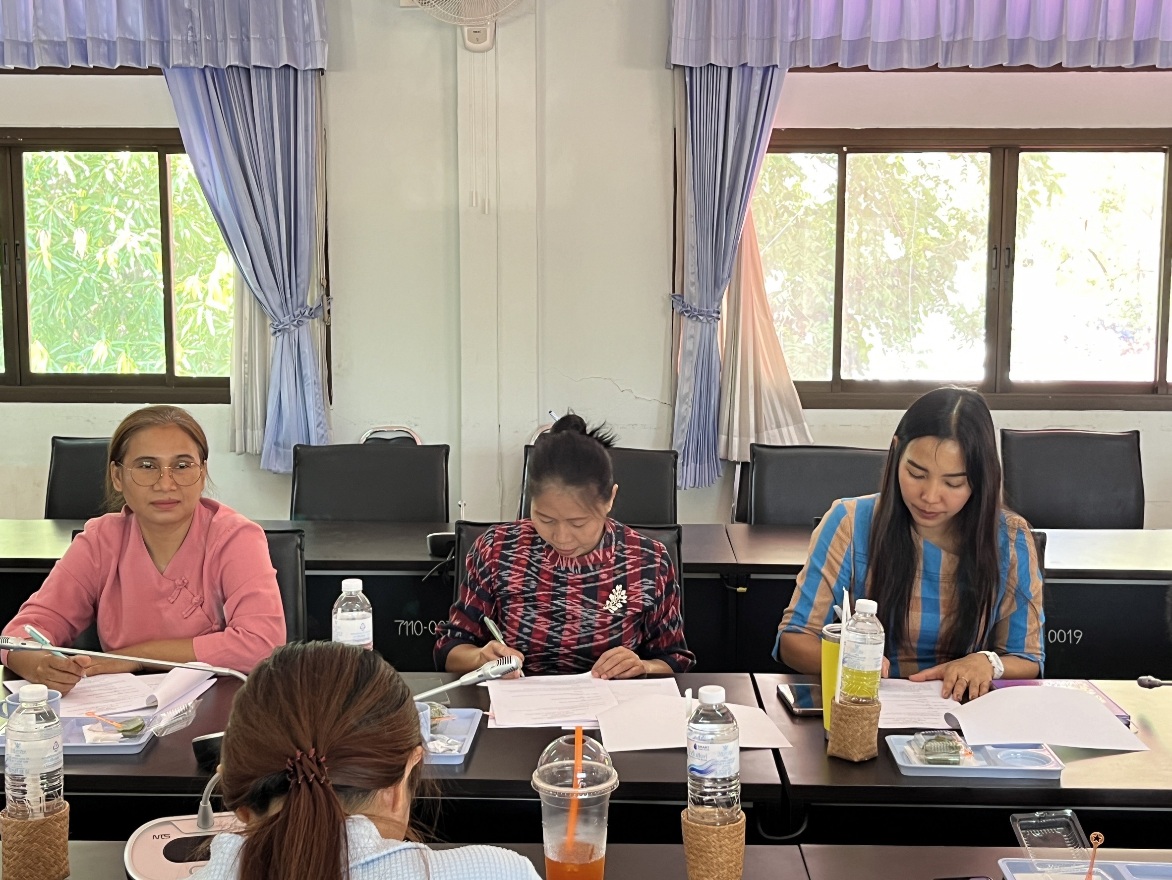 นางสาวมลฤดี ลิ้มสุวรรณ ประมงอำเภอศรีบุญเรือง เข้าร่วมประชุมคณะอนุกรรมการส่งเสริมวิสาหกิจชุมชนอำเภอศรีบุญเรือง ครั้งที่ 1/2567..คลิก