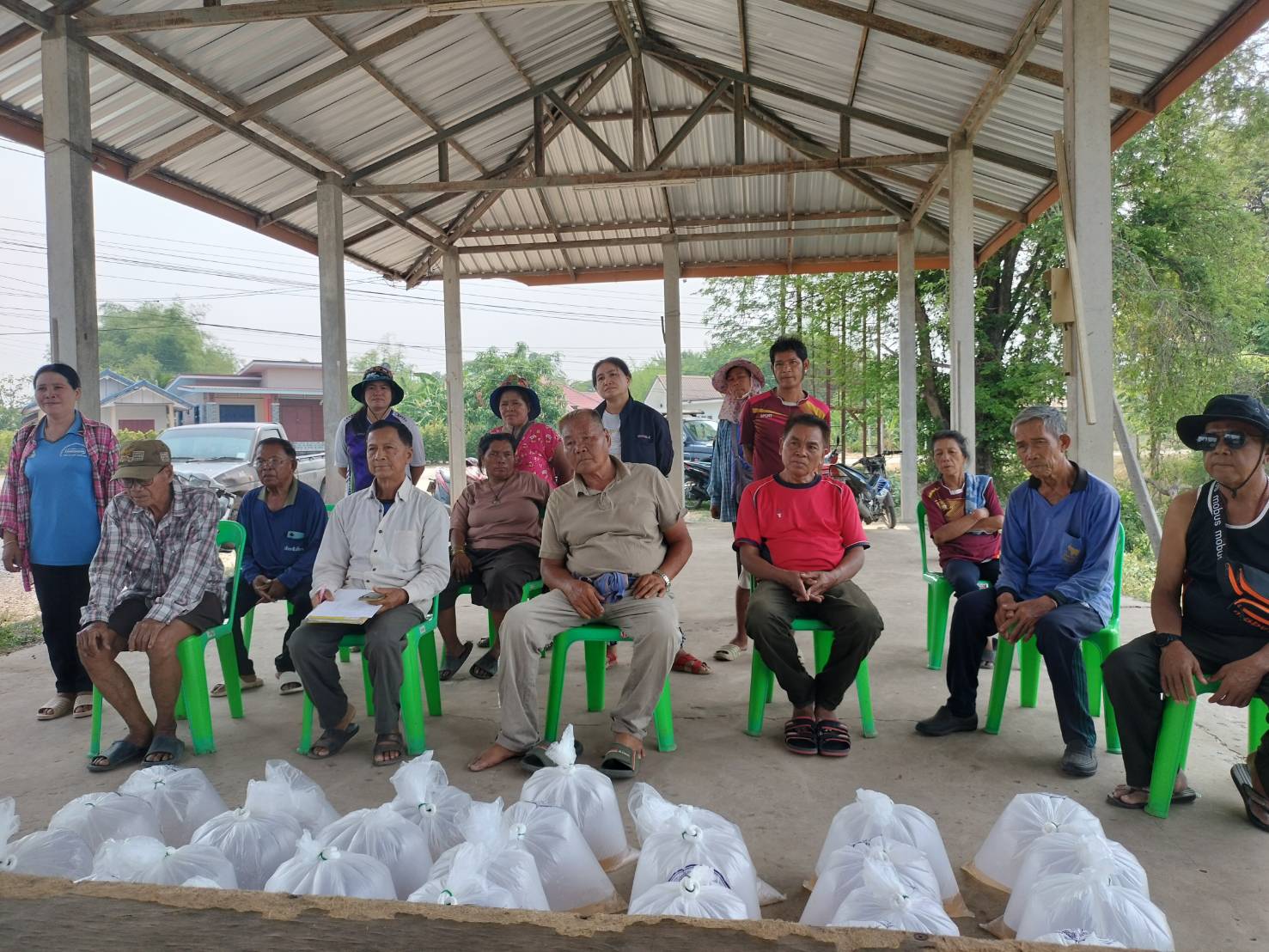 สำนักงานประมงจังหวัดหนองบัวลำภู ร่วมกับ ศูนย์วิจัยและพัฒนาประมงน้ำจืดขอนแก่น ปล่อยกุ้งก้ามกรามในแหล่งน้ำสาธารณะ