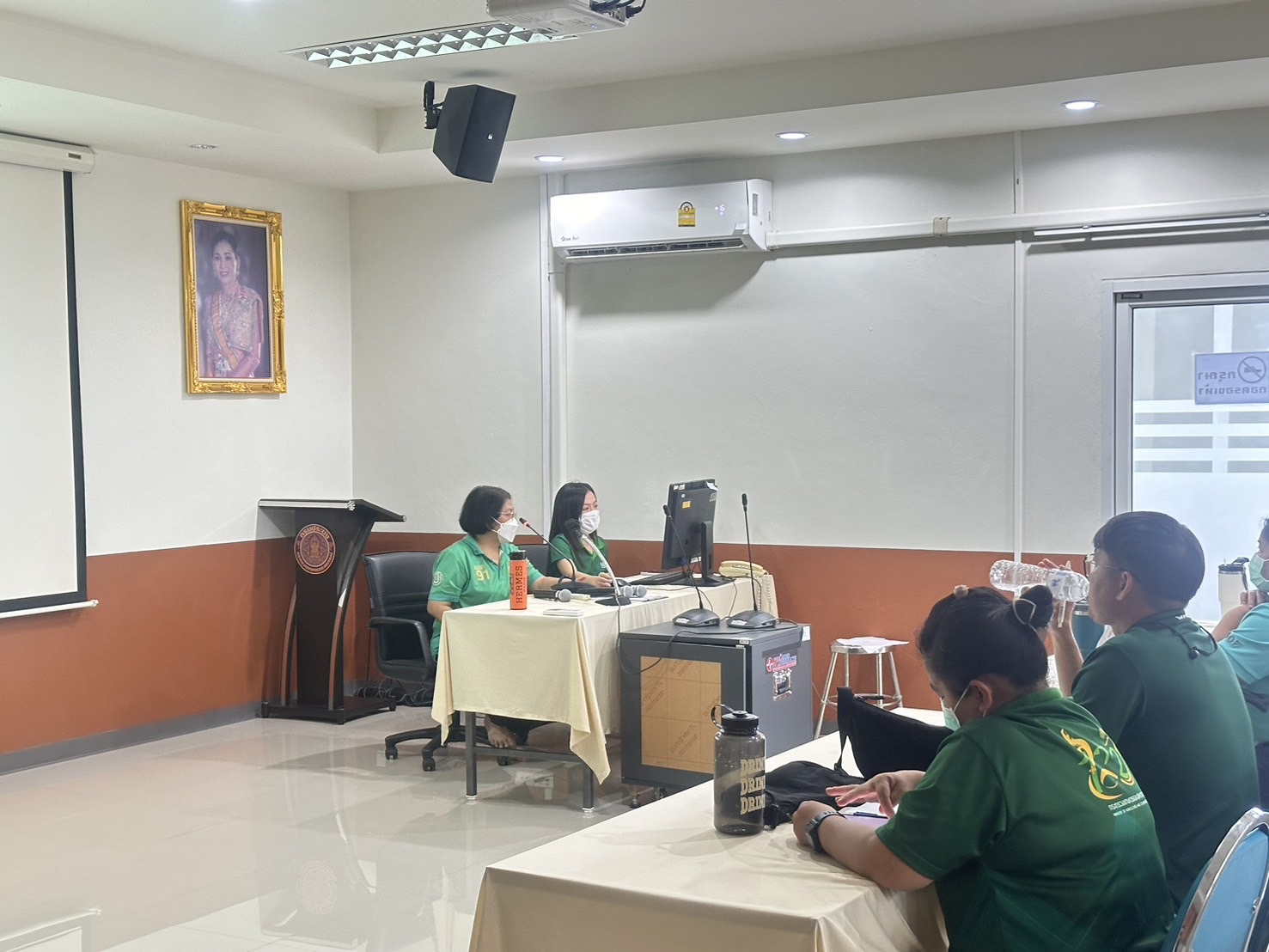 ศตส.สค. ได้จัดประชุมภายในเพื่ออัพเดทข้อมูลเกี่ยวกับนโยบายกรมประมง ภารกิจศูนย์ฯ และมาตรฐานการส่งออกผลิตภัณฑ์สัตว์น้ำทางกายภาพ เคมี และจุลชีววิทยา