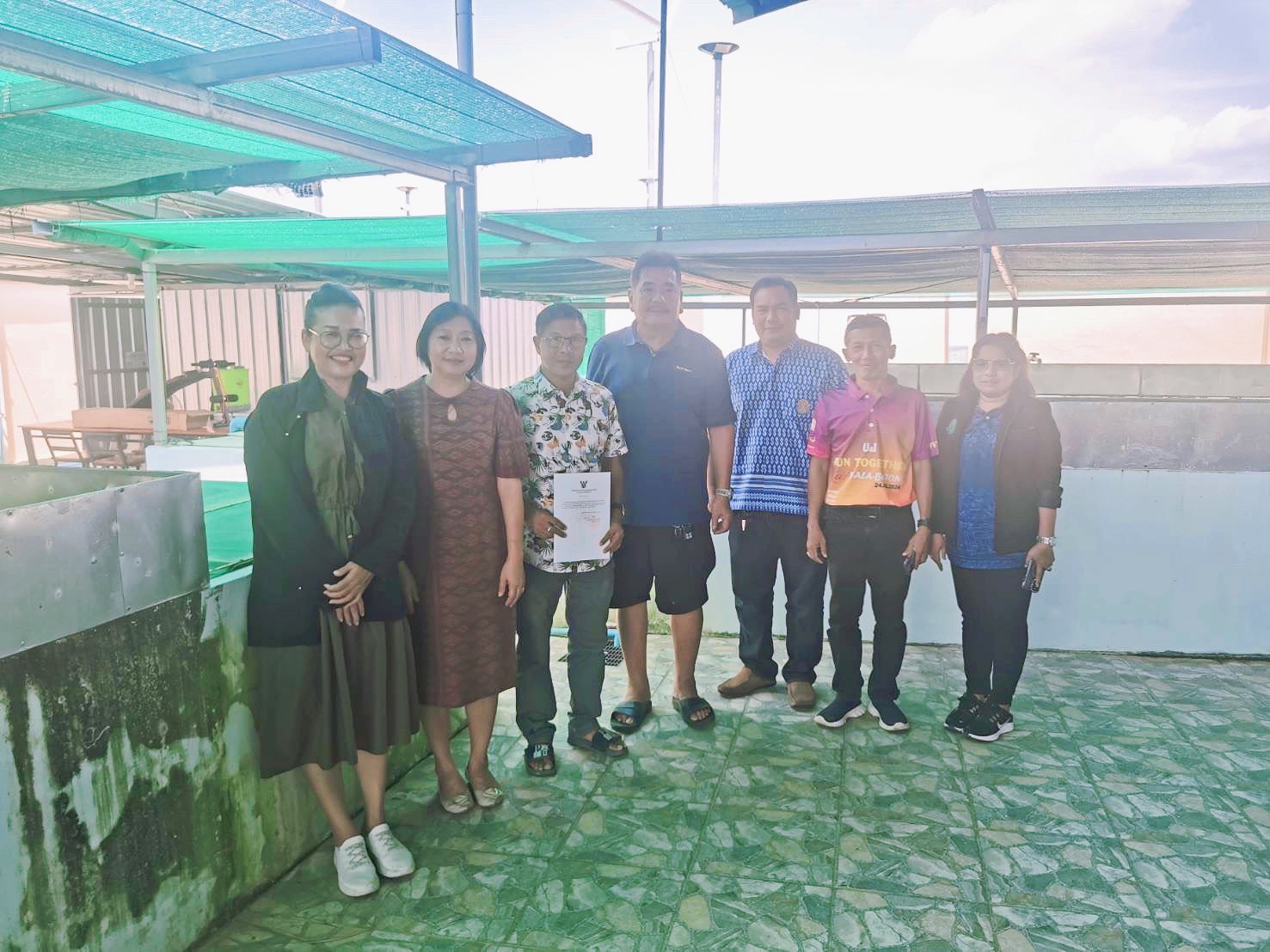 ภาพกิจกรรมลงพื้นที่ตรวจสอบแปลงเกษตรกร จำนวน 1 ราย เพื่อประกอบการพิจารณาคัดเลือกเกษตรกรและสถาบันเกษตรกรดีเด่นด้านการประมง ระดับจังหวัดยะลา..คลิก