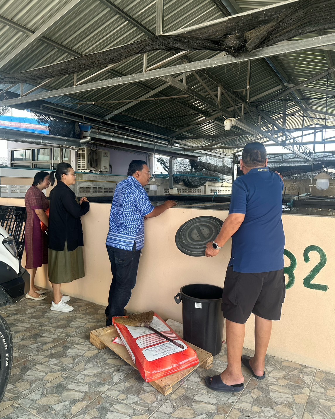 ภาพกิจกรรมลงพื้นที่ตรวจสอบแปลงเกษตรกร จำนวน 1 ราย เพื่อประกอบการพิจารณาคัดเลือกเกษตรกรและสถาบันเกษตรกรดีเด่นด้านการประมง ระดับจังหวัดยะลา
