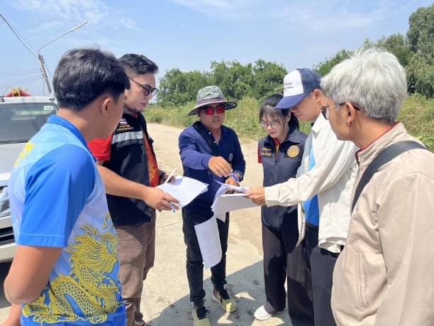 ตรวจสอบพื้นที่โครงการขุดลอกคันคลองพร้อมขนย้ายดินร่วมกับเจ้าหน้าที่ศูนย์วิจัยและพัฒนาประมงน้ำจืดนครสวรรค์ และเจ้าหน้าที่องค์การบริหารส่วนตำบลพระนอน..คลิก