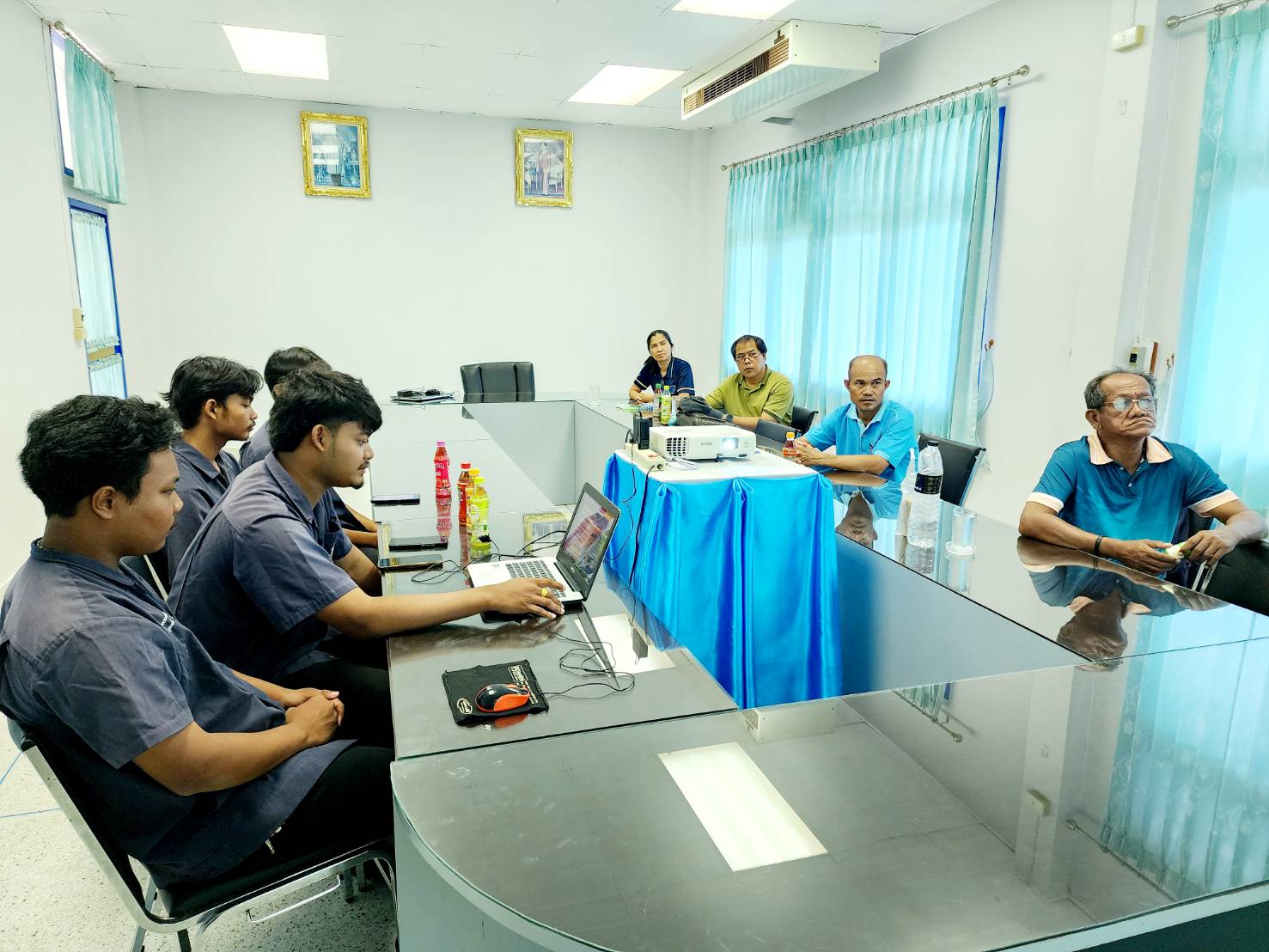 รับฟังการนำเสนอผลการฝึกปฏิบัติงานนักศึกษา วิทยาลัยประมงติณสูลานนท์ จ.สงขลา..คลิก