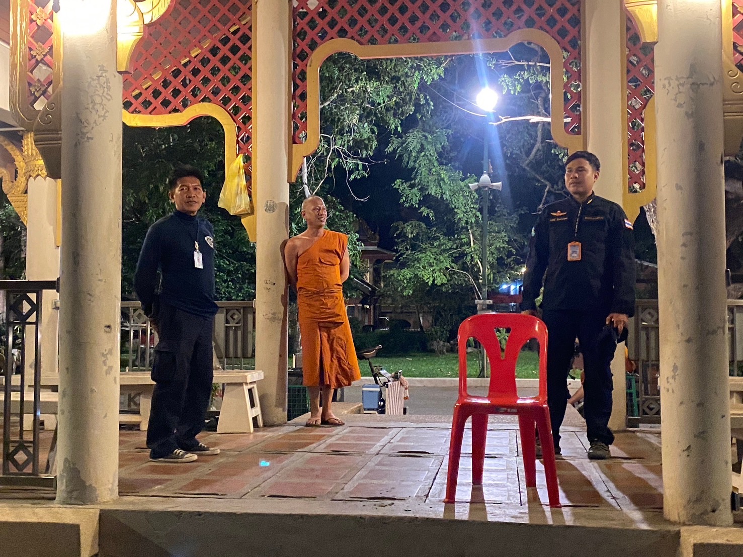 กิจกรรมควบคุม : วันที่ 8 พฤษภาคม 2567 ภายใต้การอำนวยการของนายธัชชัย อุบลไพศาล ผู้อำนวยการกองตรวจการประมง นายรวีร์ ฤทธิชัย ผู้อำนวยการศูนย์ โดยนายปราชญ์ อินทร์ศรีทอง เจ้าพนักงานประมงปฏิบัติงาน นำกำลังเจ้าหน้าที่ชุดดควบคุมการทำประมงเจ้าพระยา 05 รวม 5 นาย ออกปฏิบัติงานกิจกรรมจัดระเบียบการทำประมง ควบคุมการทำประมงให้เป็นไปตามกฎหมาย ตรวจปราบปรามผู้กระทำผิดตามพระราชกำหนดการประมง พ.ศ. 2558 และที่แก้ไขเพิ่มเติม ในพื้นที่ อำเภอพระนครศรีอยุธยา จังหวัดพระนครศรีอยุธยา..คลิก