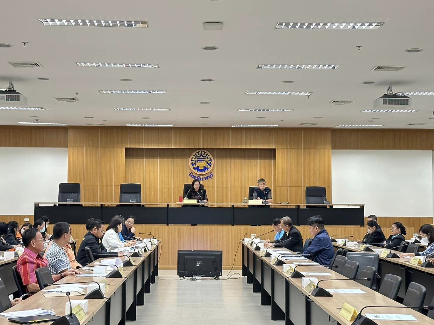 เข้าร่วมประชุมคณะกรรมการร่วมภาครัฐและเอกชนเพื่อแก้ไขปัญหาทางเศรษฐกิจ (กรอ.) กลุ่มจังหวัดภาคกลางตอนล่าง 1