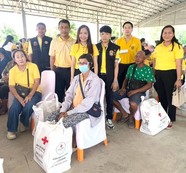 ร่วมพิธีมอบชุดธารน้ำใจ สภากาชาดไทย ช่วยเหลือผู้ประสบวาตภัย อำเภอโกรกพระ จังหวัดนครสวรรค์ โดยเหล่ากาชาดจังหวัดนครสวรรค์..คลิก