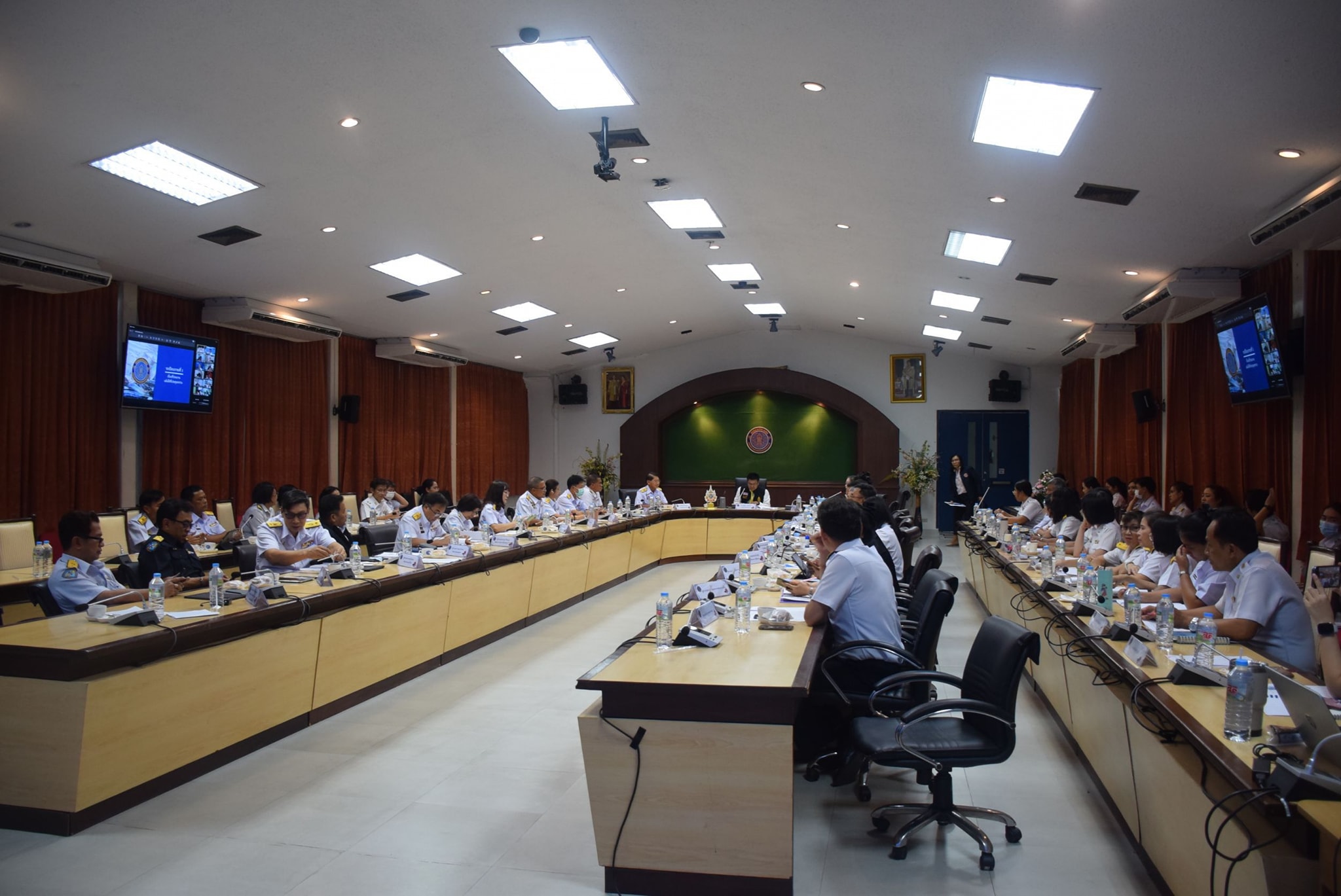 ประชุมผู้บริหารกรมประมง..คลิก