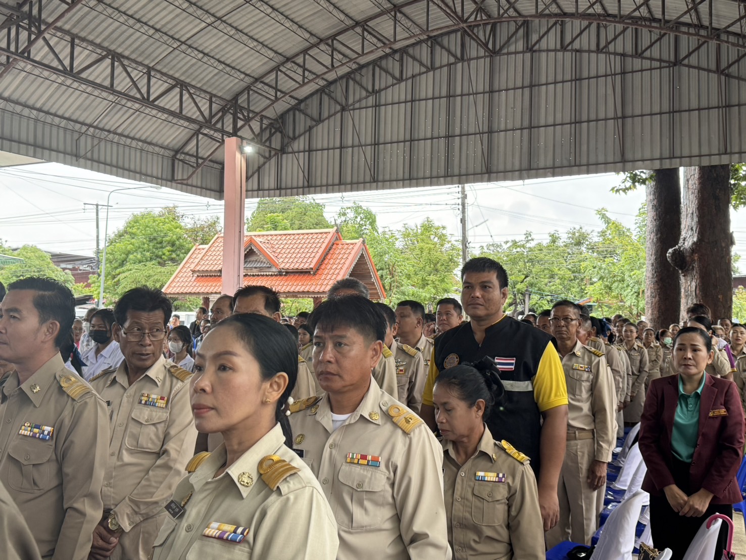 ร่วมออกหน่วยบริการจังหวัดร้อยเอ็ดเคลื่อนที่ บำบัดทุกข์ บำรุงสุข และสร้างรอยยิ้มให้ประชาชน ครั้งที่ 8 ประจำปีงบประมาณ พ.ศ. 2567..คลิก