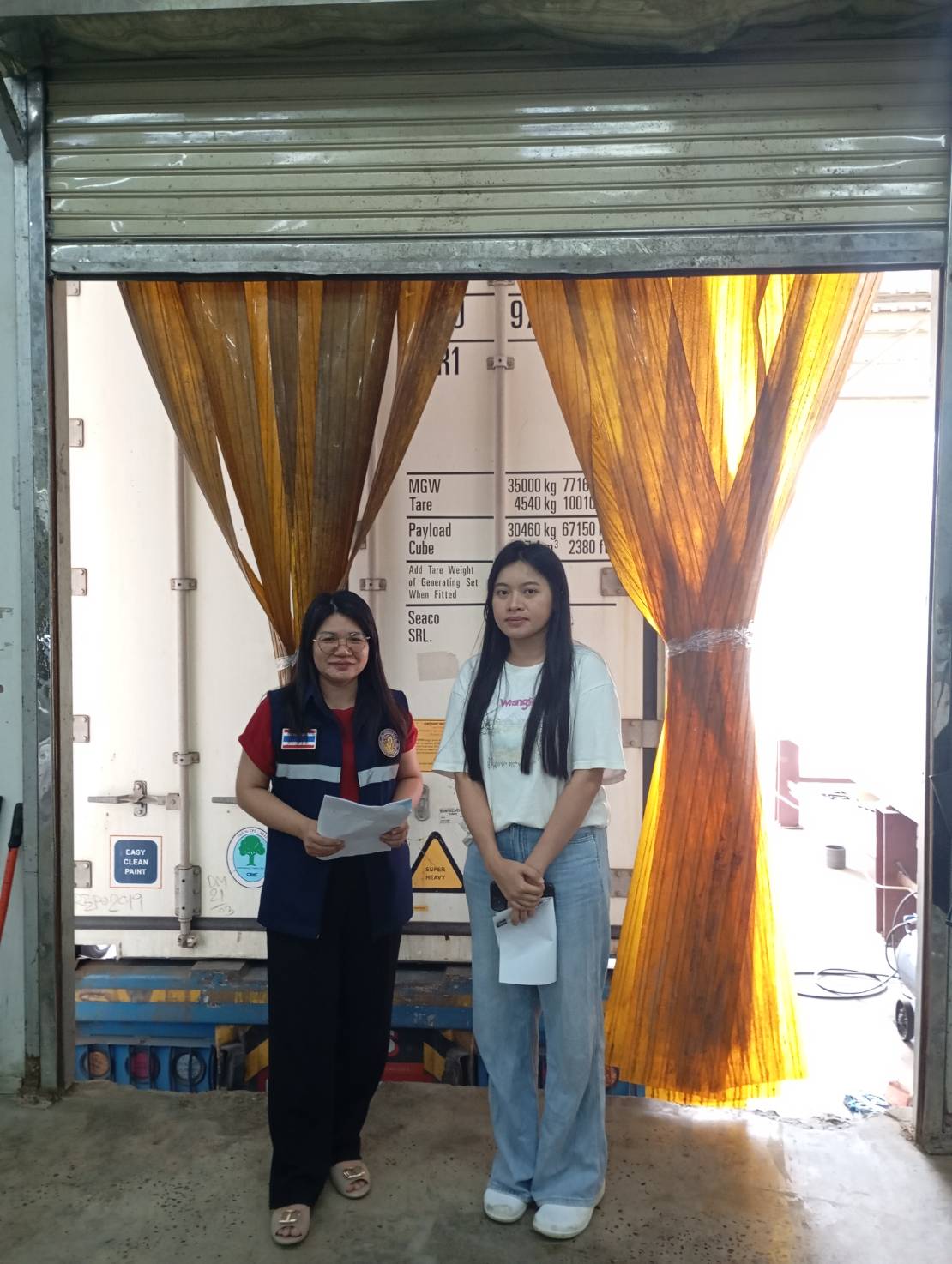 ลงพื้นที่ตรวจสอบสินค้านำเข้าทางตู้คอนเทนเนอร์..คลิก