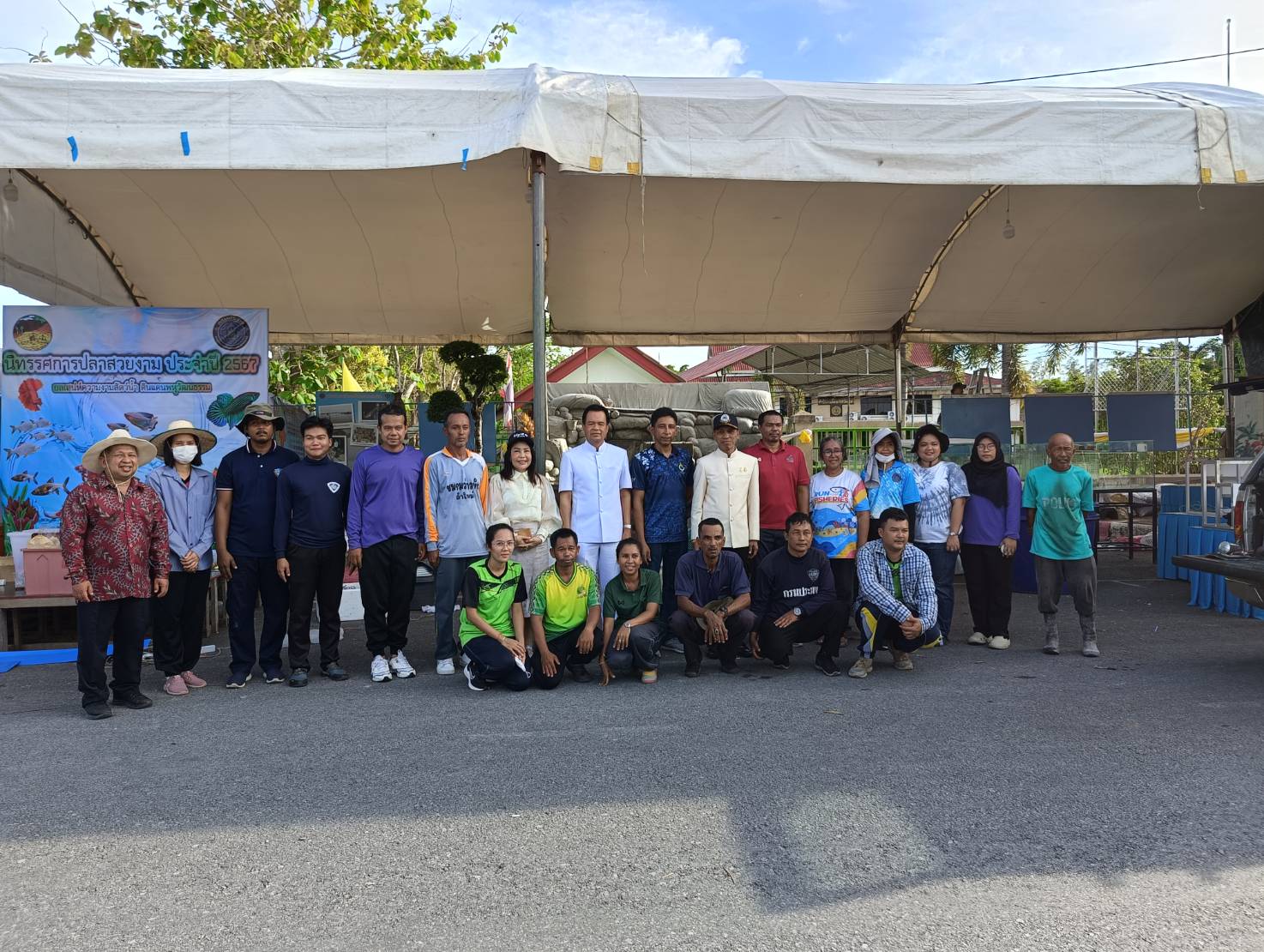 ภาพกิจกรรมจัดบูธนิทรรศการปลาสวยงามประจำปีงบประมาณ 2567 (งานกาชาดจังหวัดยะลา)