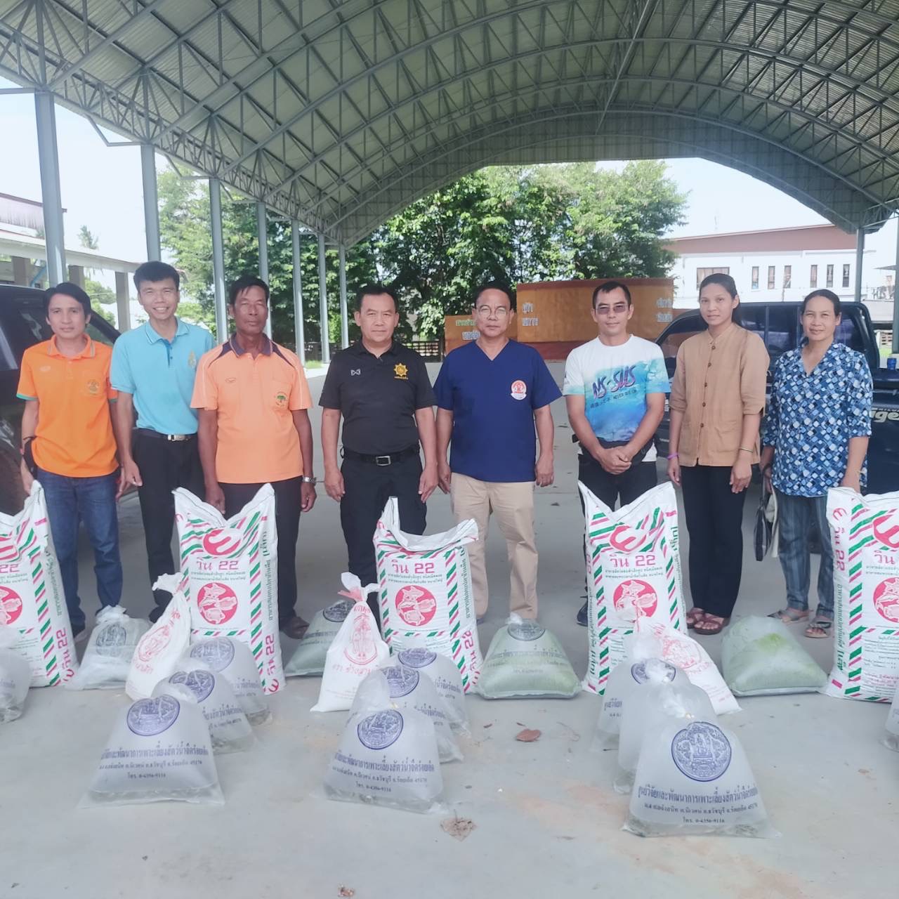 มอบปัจจัยการผลิตโครงการส่งเสริมอาชีพประมง กิจกรรมส่งเสริมเกษตรเชิงรุกด้านการประมง (Zoning by Agri Map) ให้กับเกษตรกรที่เข้าร่วมโครงการฯ..คลิก