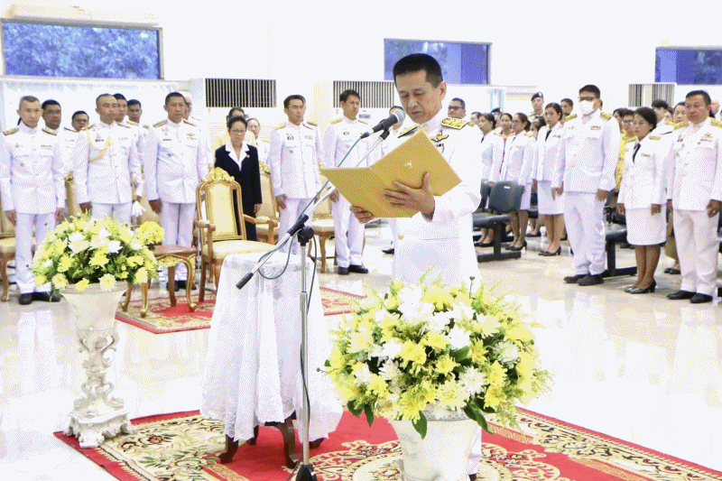 ร่วมพิธีวางพวงมาลาและถวายราชสดุดี เนื่องในรัฐพิธีวันที่ระลึกพระบาทสมเด็จพระปกเกล้าเจ้าอยู่หัว..คลิก