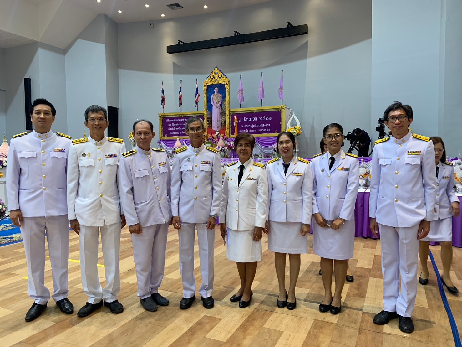 3 มิถุนายน 2567 เจ้าหน้าที่ศูนย์วิจัยและพัฒนาประมงทะเลสงขลา ร่วมพิธีถวายเครื่องราชสักการะวางพานพุ่ม เนื่องในโอกาสวันเฉลิมพระชนมพรรษา สมเด็จพระนางเจ้าฯ พระบรมราชินี 3 มิถุนายน 2567..คลิก