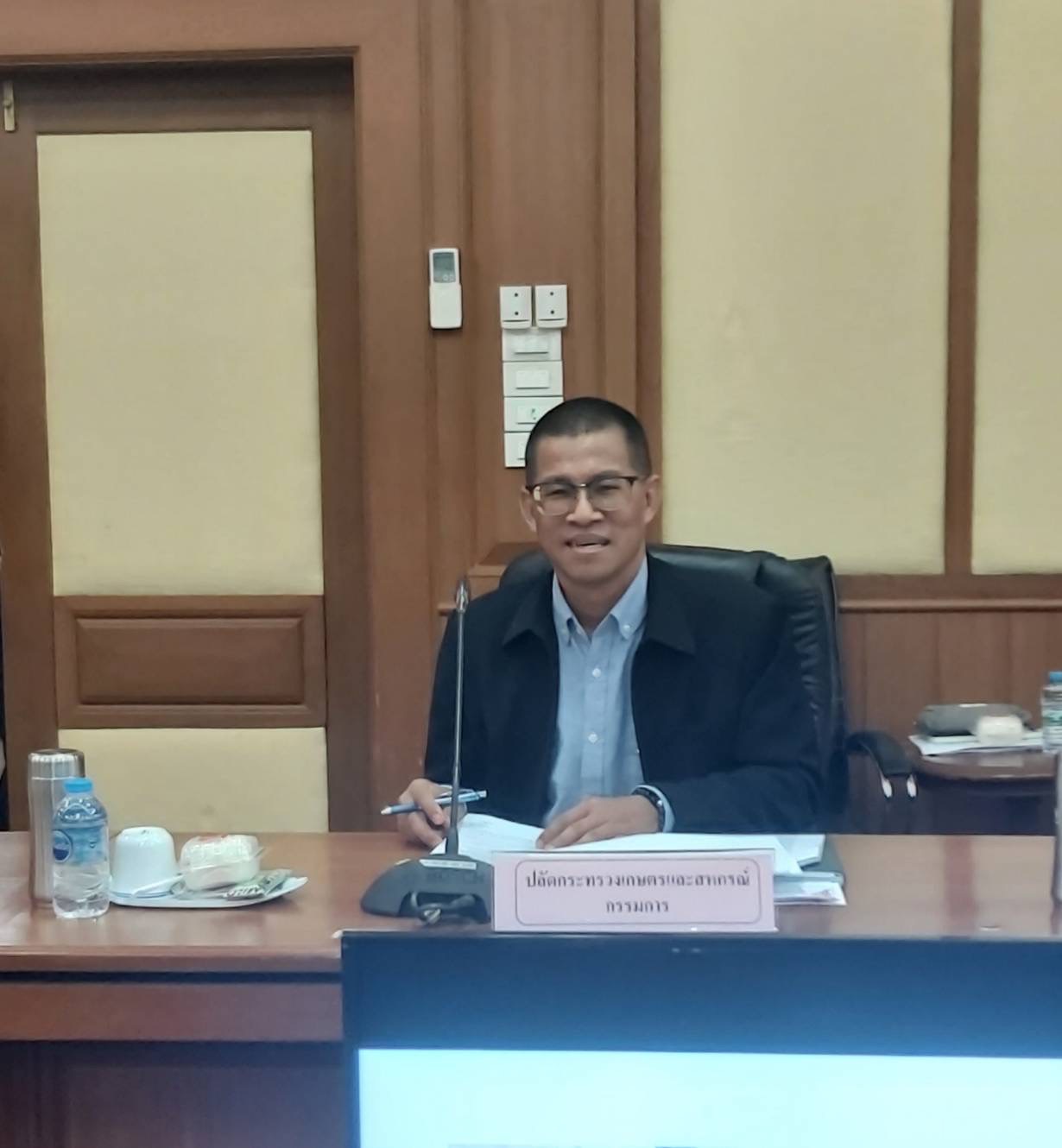 ประชุมคณะกรรมการนโยบายการบริหารจัดการการทำงานของคนต่างด้าว (คบต.)..คลิก