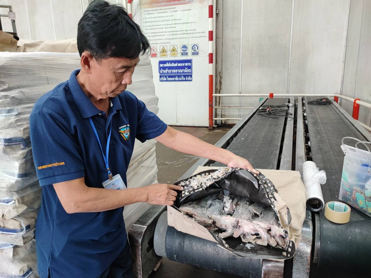 ร่วมกับศูนย์บริหารจัดการด่านตรวจประมงเขต 5 สมุทรสาคร(Contract point) ตรวจปล่อยตู้คอนเทนเนอร์ ณ สถานประกอบการปลายทาง(5 มิถุนายน 2567)..คลิก