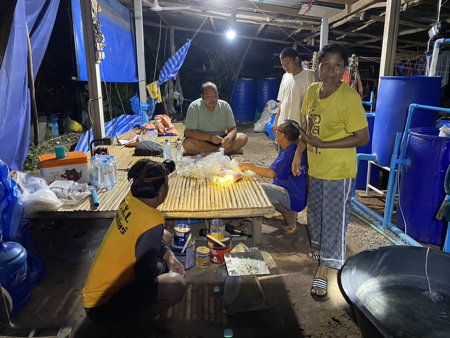 สำนักงานประมงอำเภอนากลาง ติดตามการดำเนินกิจกรรมเพาะพันธุ์ปลาตะเพียนขาวของกลุ่มผู้เพาะปลาบ้านโนนตาล ด้วยชุดเพาะพันธุ์ปลาเคลื่อนที่ (Mobile hatchery)
