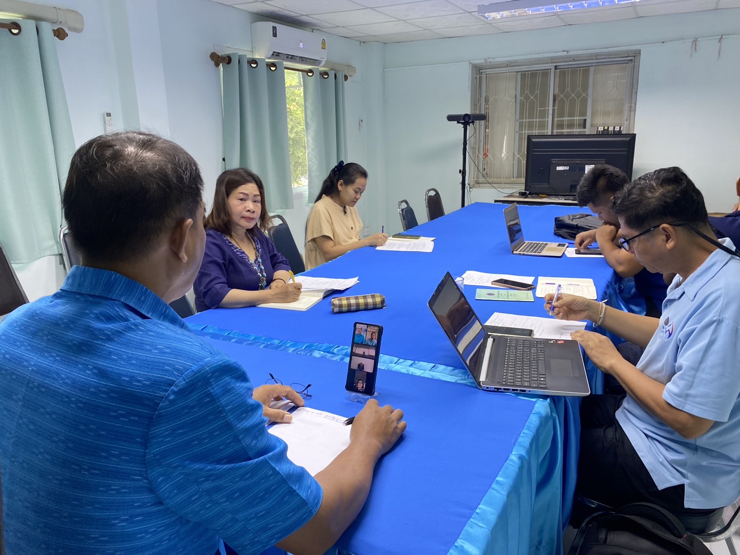ประมงจังหวัดหนองบัวลำภูร่วมประชุมคณะกรรมการขับเคลื่อนนโยบายกรมประมงจังหวัดหนองบัวลำภู ครั้งที่ 4/2567 ผ่านระบบประชุมออนไลน์ Messenger Rooms FC
