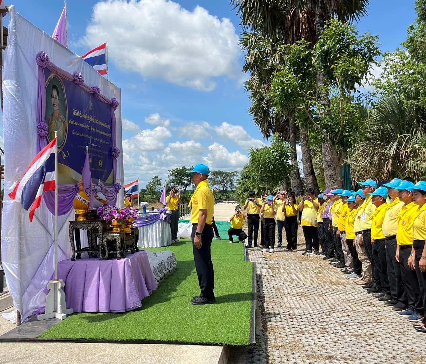 พิธีปล่อยพันธ์ุสัตว์น้ำ เนื่องในวันเฉลิมพระชนมพรรษา สมเด็จพระนางเจ้าสุทธิดาพัชรสุธาพิมลลักษณ พระบรมราชชนนี