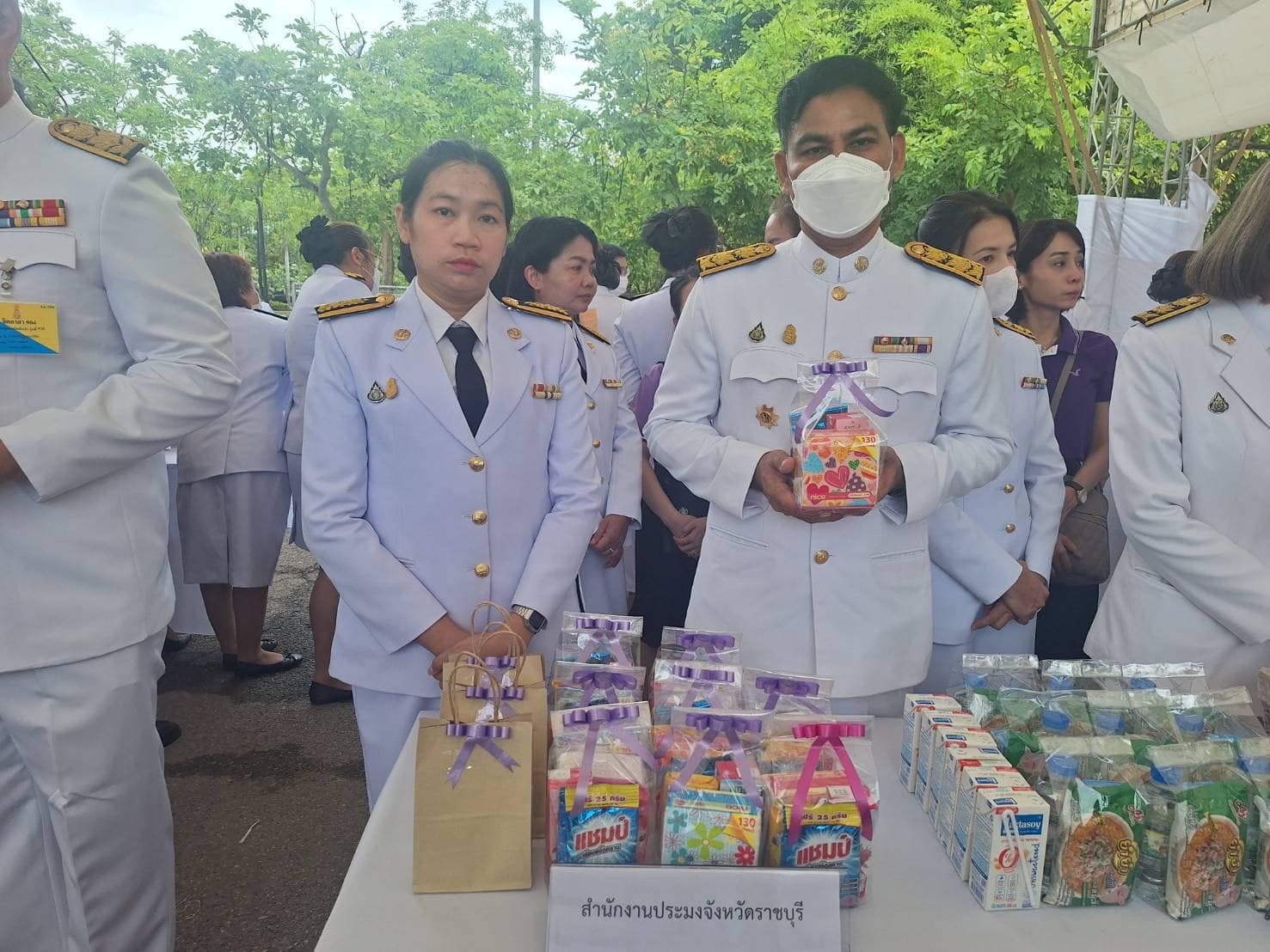 ร่วมพิธีทำบุญตักบาตรเพื่อถวายเป็นพระราชกุศล เนื่องในโอกาส วันเฉลิมพระชนมพรรษา สมเด็จพระนางเจ้าสุทิดา พัชรสุธาพิมลลักษณ พระบรมราชินี 3 มิถุนายน 2567