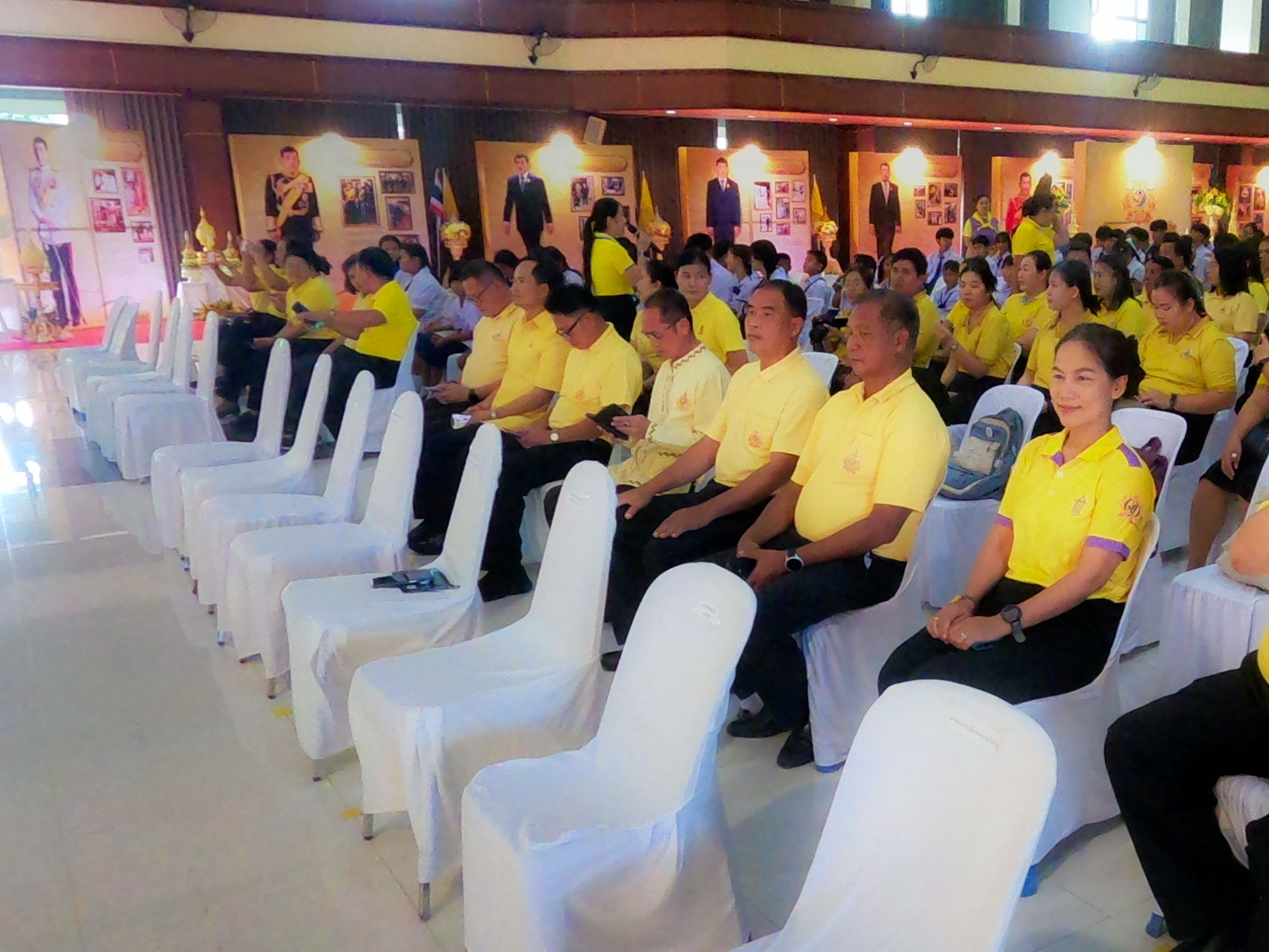 ประมงจังหวัดหนองบัวลำภู ร่วมกิจกรรมเฉลิมฉลองธงตราสัญลักษณ์งานเฉลิมพระเกียรติพระบาทสมเด็จพระเจ้าอยู่หัวเนื่องในโอกาสพระราชพิธีมงคลเฉลิมพระชนมพรรษา 6 รอบ 28 กรกฎาคม 2567..คลิก