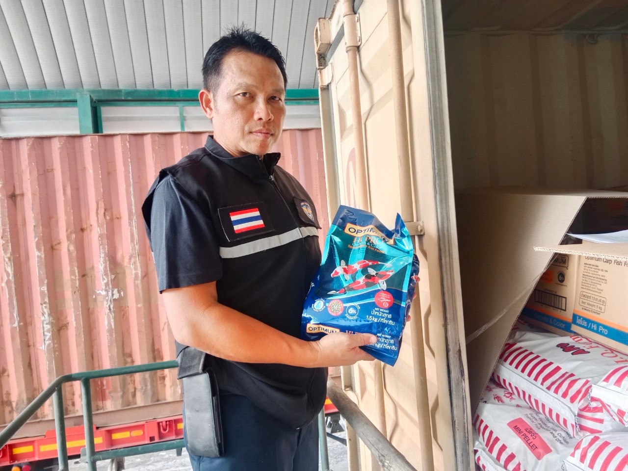 ตรวจสินค้าประมงที่นำเข้า ส่งออก ทางจุดผ่านแดนถาวรบ้านคลองลึก