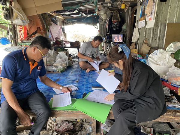 สำนักงานประมงพื้นที่กรุงเทพมหานคร ลงพื้นที่ให้บริการแก่เกษตรกร และตรวจติดตาม ให้คำแนะนำเบื้องต้นแก่เกษตรกรหลังจากได้รับแจ้งเหตุปลาตายจำนวนมาก