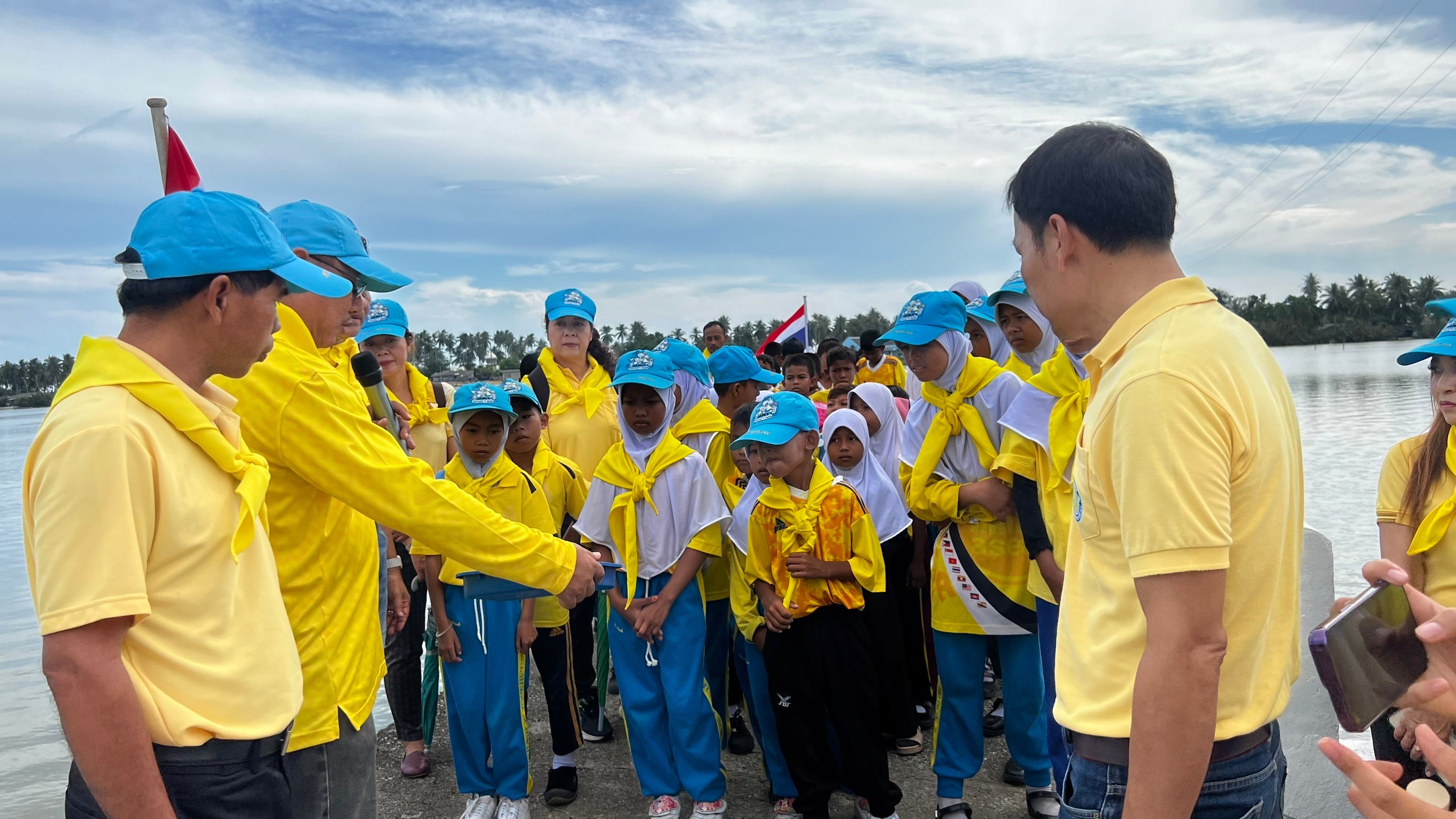 เข้าร่วมกิจกรรมจิตอาสาบำเพ็ญสาธรณประโยชน์เฉลิมพระเกียรติสมเด็จพระนางเจ้าฯ พระบรมราชินี