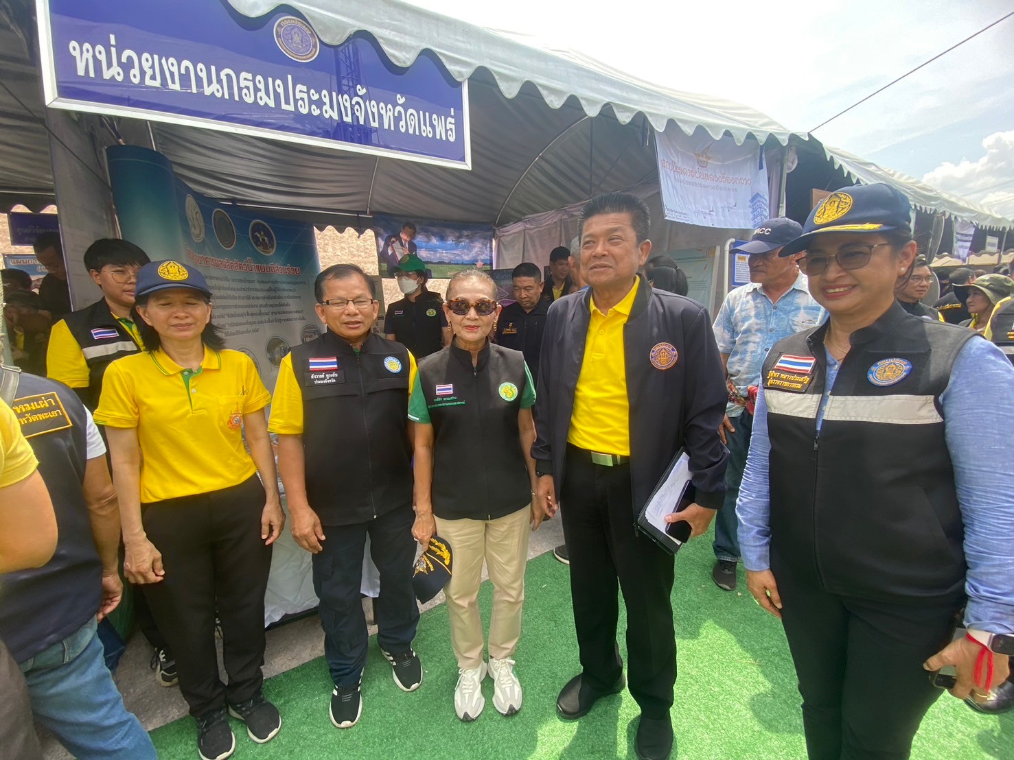 ต้อนรับรัฐมนตรีว่าการกระทรวงเกษตรและสหกรณ์(ร้อยเอก ธรรมนัส พรหมเผ่า) และคณะผู้บริหารกระทรวงเกษตรและสหกรณ์ในโอกาสตรวจราชการ..คลิก