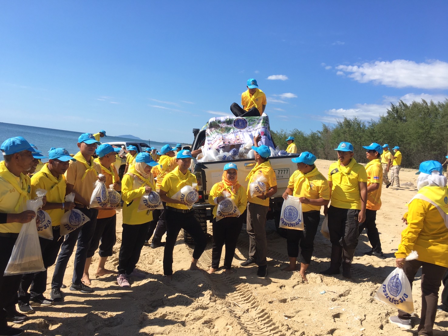 กิจกรรมปล่อยพันธุ์กุ้งแชบ๊วย จำนวน 1,000,000 ตัว  บริเวณชายหาดละเวง ต.ดอนทราย อ.ไม้แก่น จ.ปัตตานี..คลิก